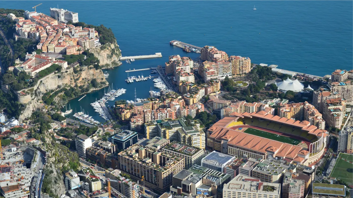 Monaco-Ville, Monako şehrinden günlük meydan okuma fotoğrafı